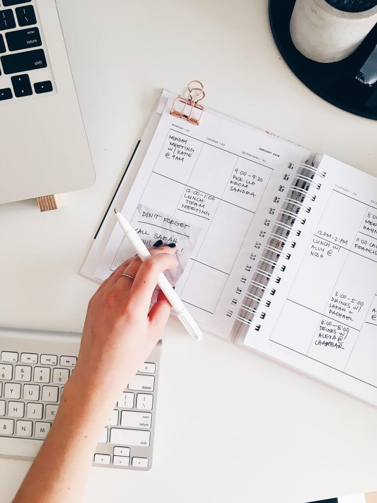 How to Hire an Administrative Assistant 4